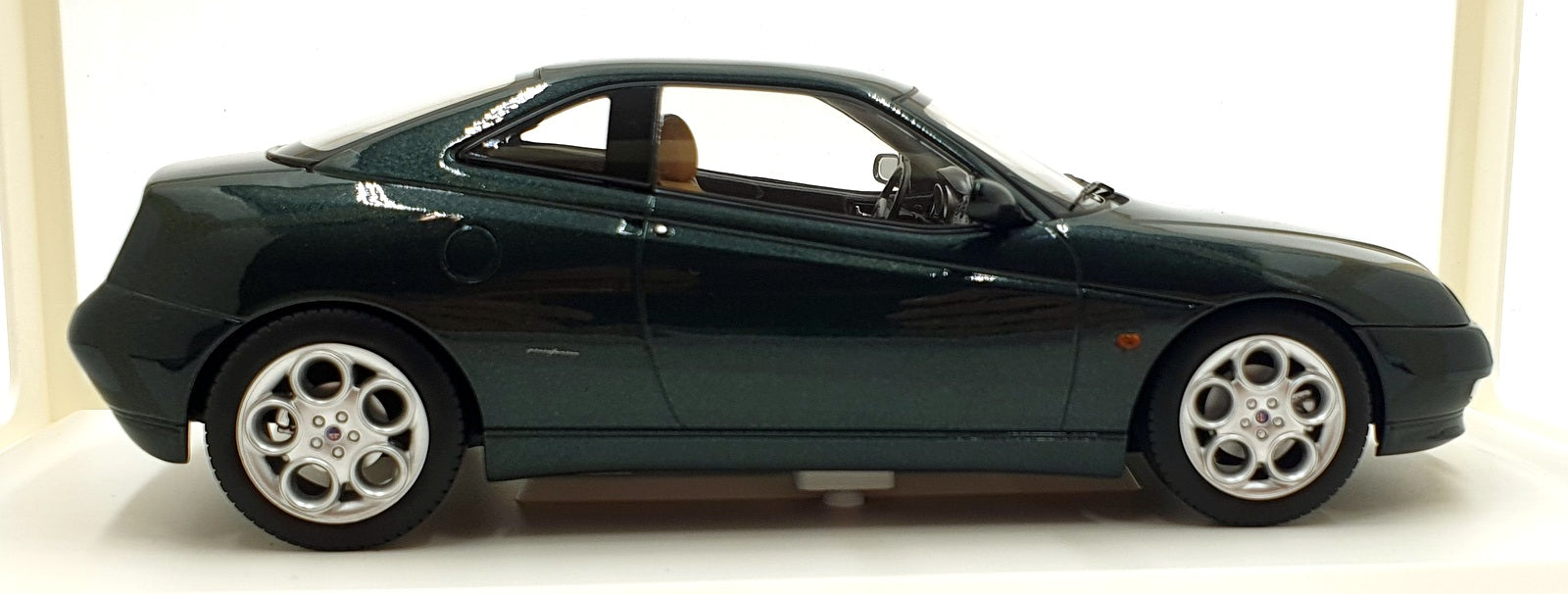 Norev 1/18 Scale Diecast 187842 - 1999 Alfa Romeo GTV - Met. Coventry Green