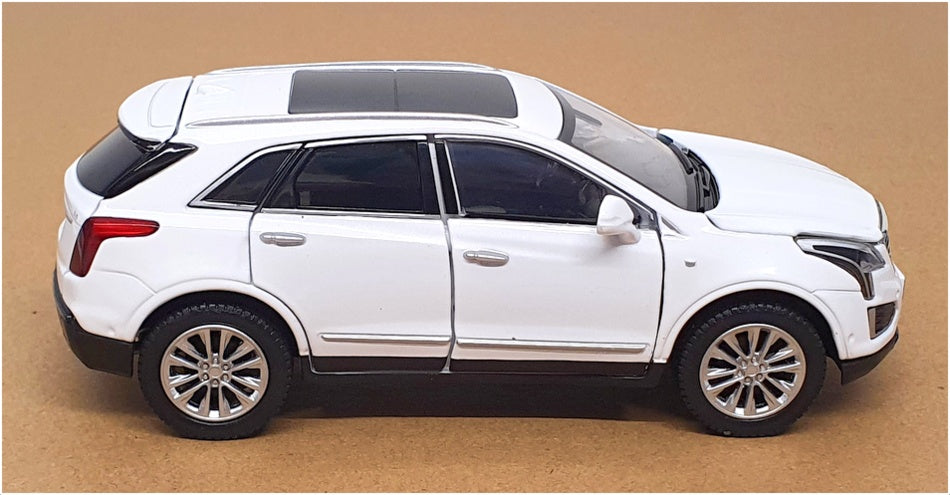 Tayumo 1/32 Scale Diecast 32185011 - Cadillac XT5 - White