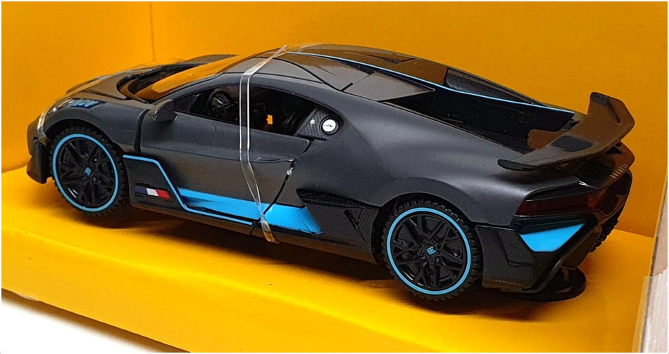 Rastar 1/32 Scale Diecast 64210 - Bugatti Divo - Matt Grey/Blue