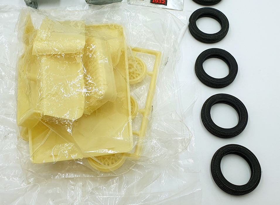 Gabriel 1/20 Scale Unbuilt Metal Kit 4865 - 1932 Chevrolet Phaeton