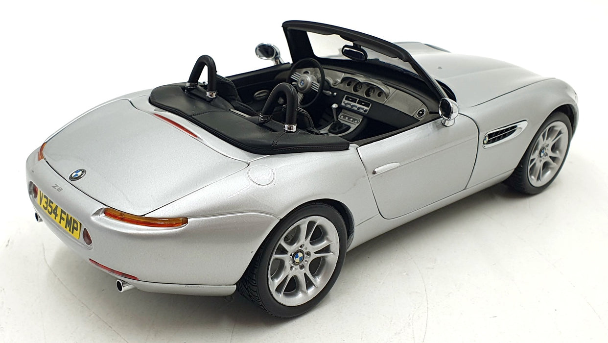 Kyosho 1/18 Scale 80 43 0 007 667 - BMW Z8 James Bond 007 TWINE - Silver