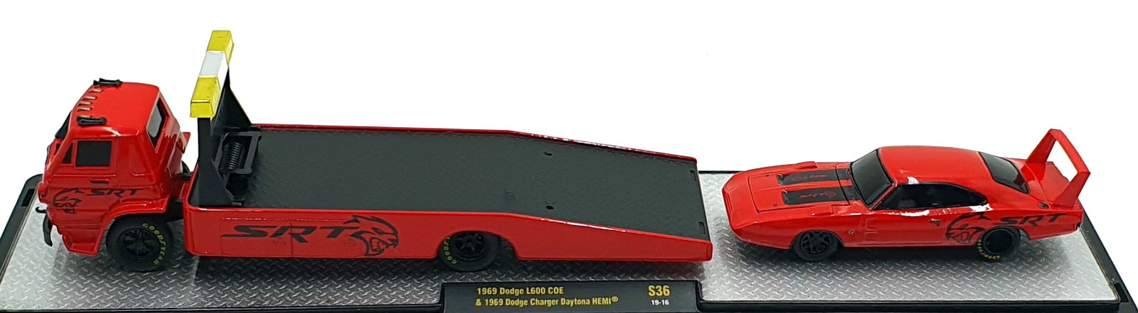 Castline M2 Machines 1/64 Scale S36 1969 Dodge L600 COE & Charger Daytona HEMI