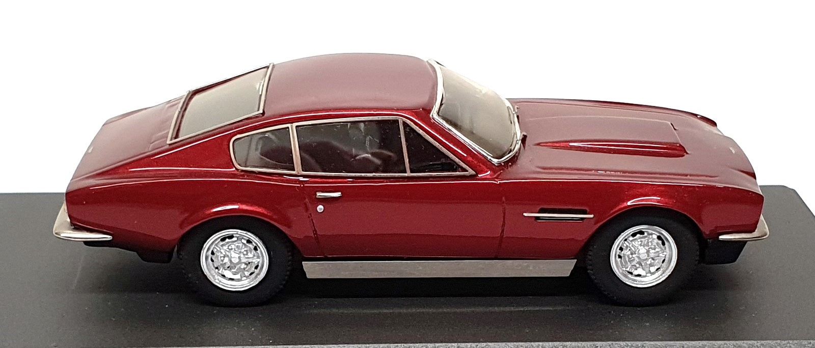 SMTS 1/43 Scale CL50 - Aston Martin V8 Volante - Met. Maroon
