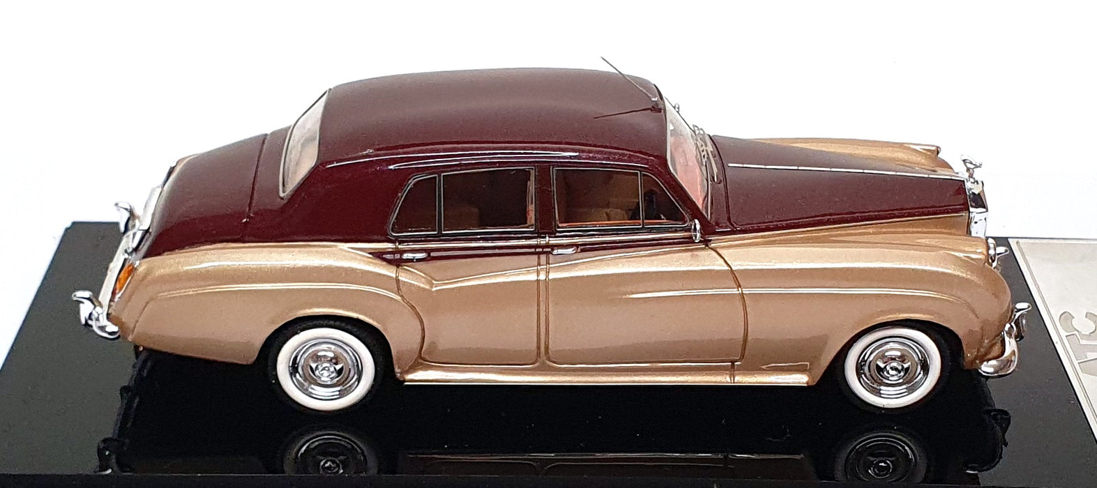 ATC 1/43 Scale ATC5559 - 1955-59 Rolls Royce Silver Cloud Limo - Maroon/Gold