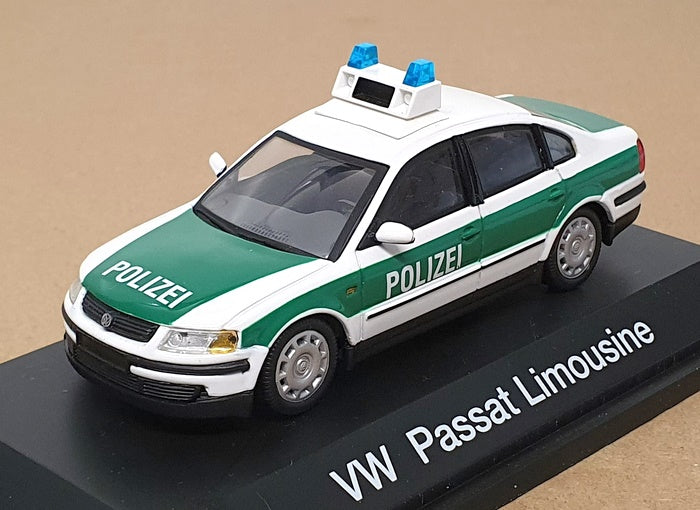 Schuco 1/43 Scale 04405 - VW Passat Limousine Polizei - White/Green