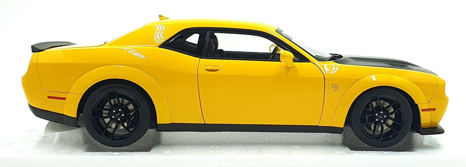 Autoart 1/18 Scale Diecast 71737 - Dodge Challenger SRT Hellcat Wideboy - Yellow