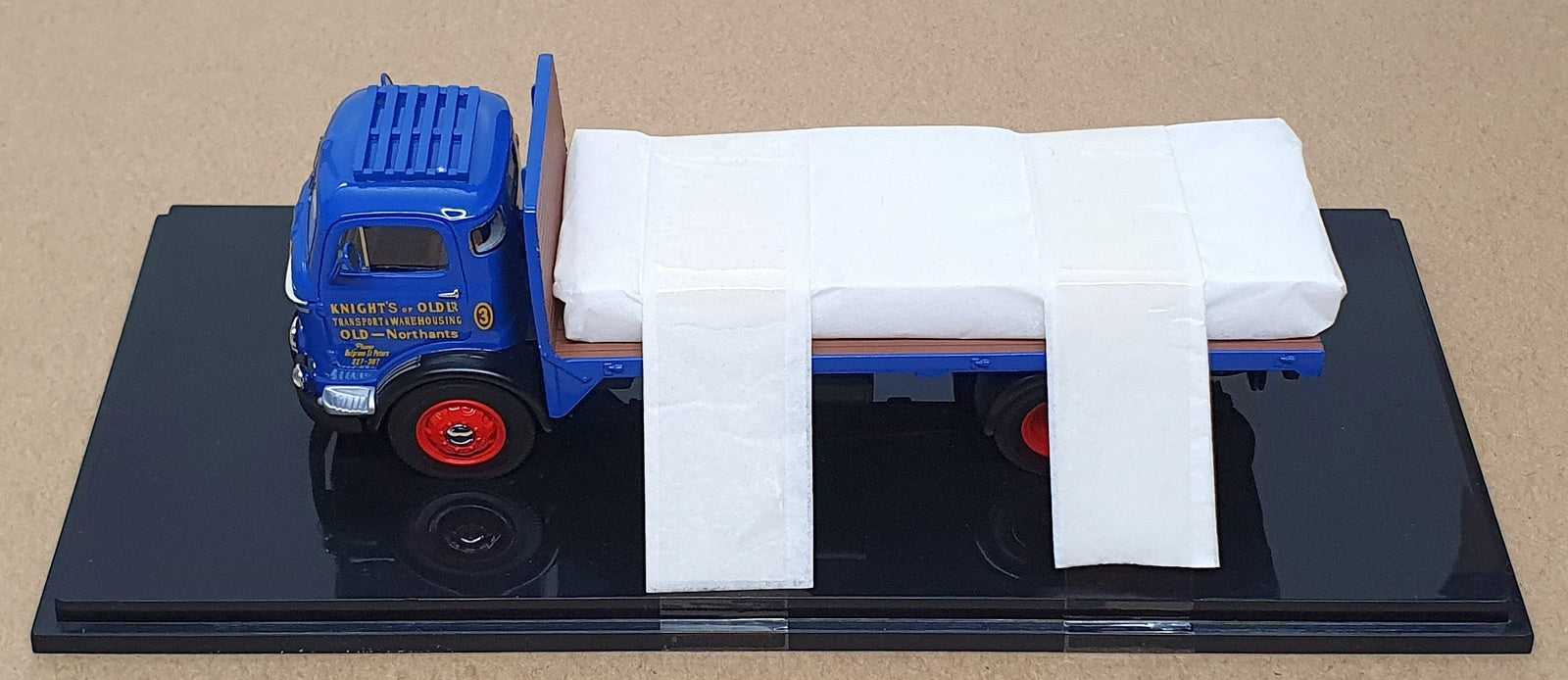 British Transport Classics 1/50 Scale BTC 010201 - Commer Flatbed Knights Of Old