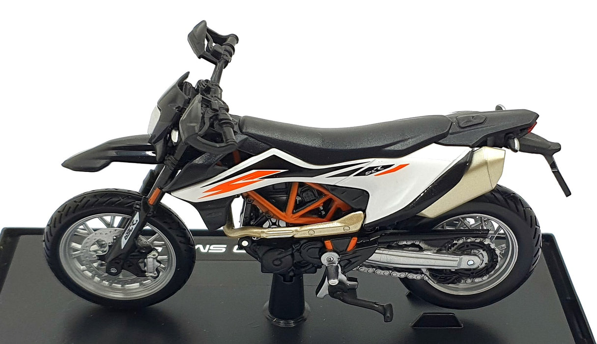 Maisto 1/18 Scale 19131 - KTM 690 SMC R Motorbike - Black/Orange
