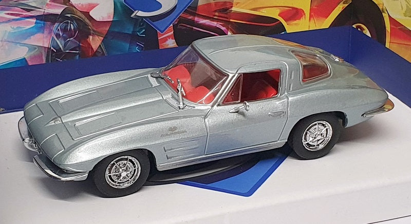 Solido 1/43 Scale S4400800 - Chevrolet Corvette Stingray - Met. Silver Blue
