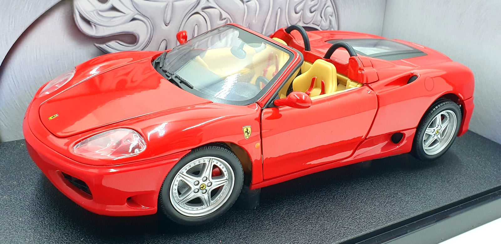 Hot Wheels 1/18 Scale 57310 - Ferrari 360 Spider - Red With Cream Seats