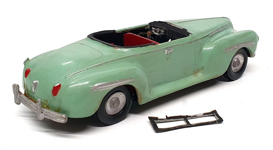 Unknown Brand 1/43 Scale L04D - 1940 Dodge Convertible - Lt Green
