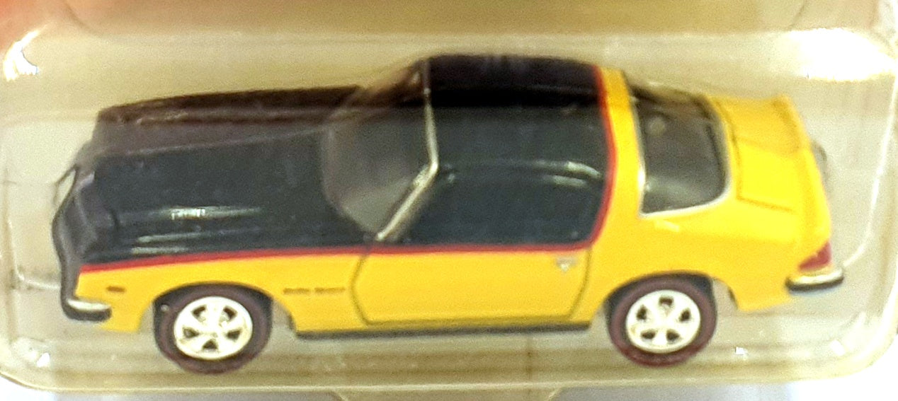 Johnny Lightning 1/64 Scale 992-01 - 1976 Chevrolet Camaro RS - Yellow