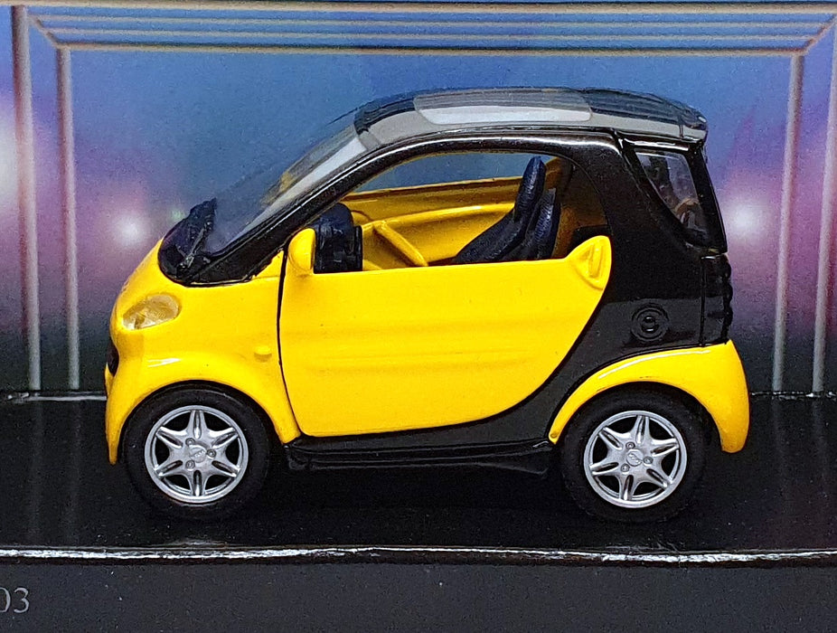 Maisto 1/33 Scale Diecast 21103 - Smart Coupe Motorized - Yellow/Black