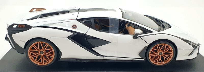 Maisto 1/18 Scale Diecast 46629 - Lamborghini Sian FKP 37 - White
