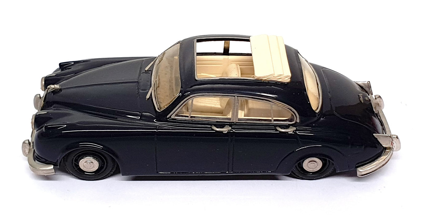 SMTS 1/43 Scale CL20 - Jaguar Mk2 With Cream Sunroof - Blue
