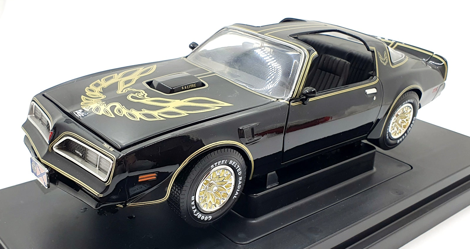 Joyride 1/18 Scale Diecast 33121 - Smokey and the Bandit Bandit's Trans Am