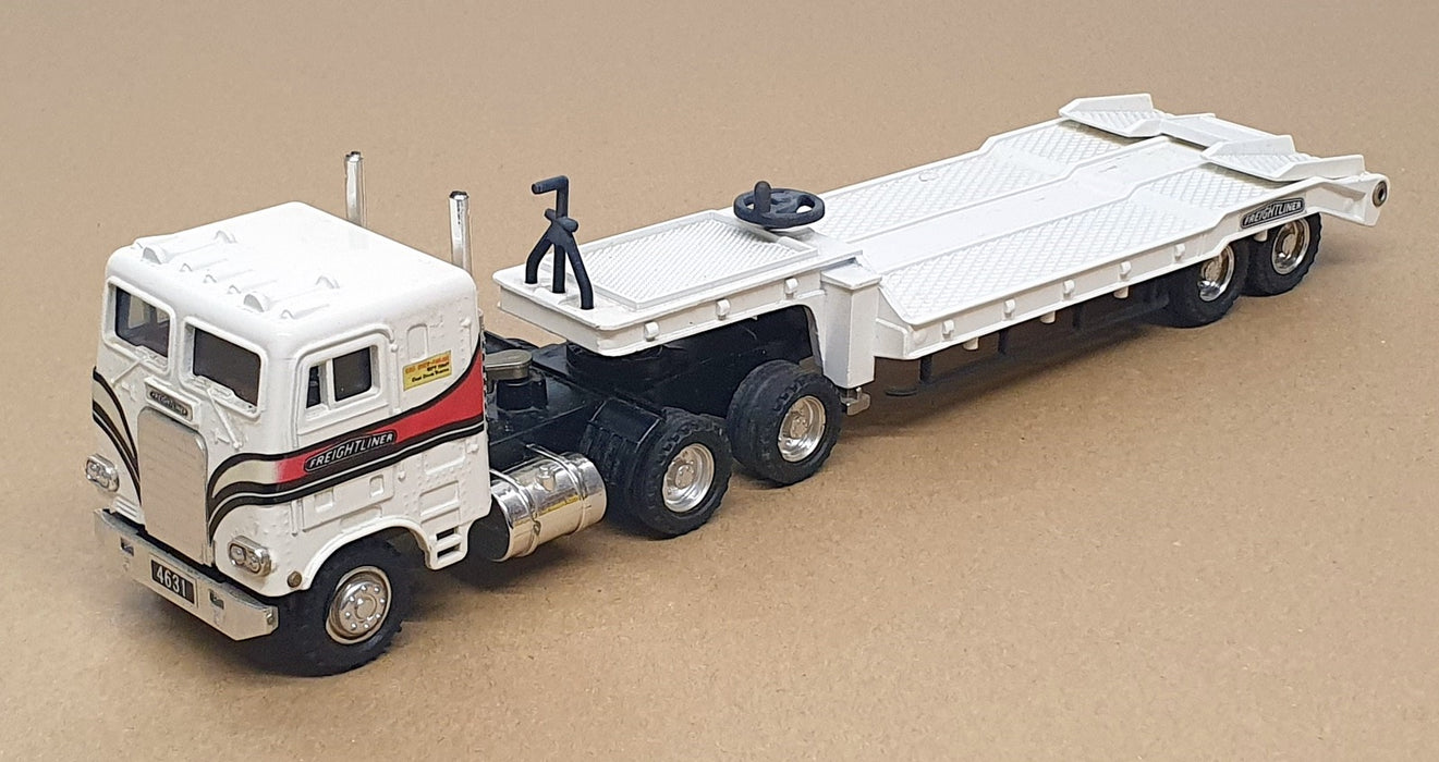Shinsei 1/53 Scale 631 - Freightliner Truck With Low Loader Trailer - White
