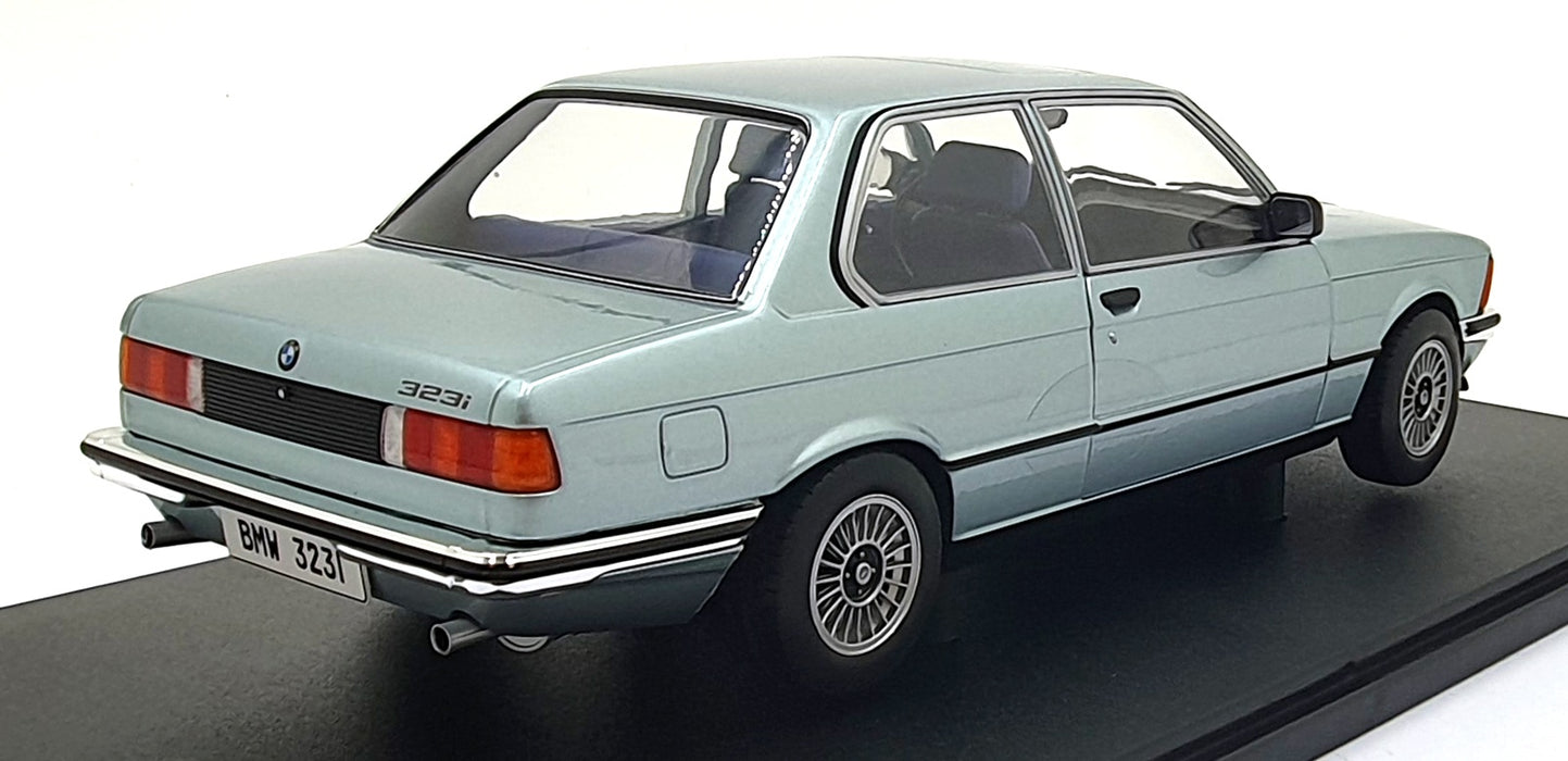 Solido 1/18 Scale S1812801 - 1980 BMW 3231 - Met. Saphire Blue