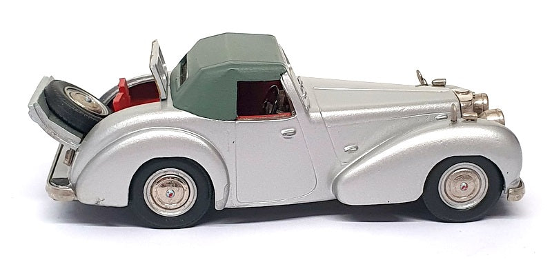 Minimarque 43 1/43 Scale UK4C - 1947 Triumph Roadster Dickie Open - Silver
