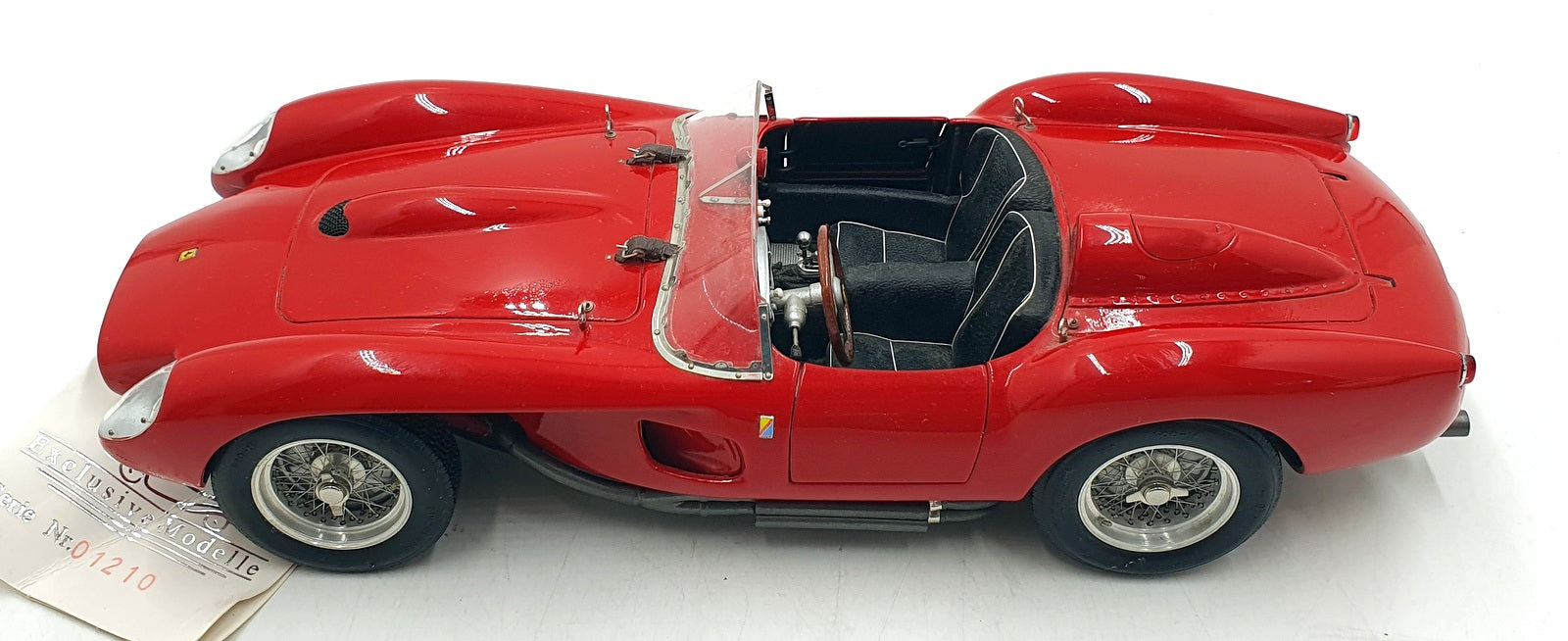 CMC 1/18 Scale Diecast M-071 - 1958 Ferrari Testa Rossa Pontoon Fender - Red
