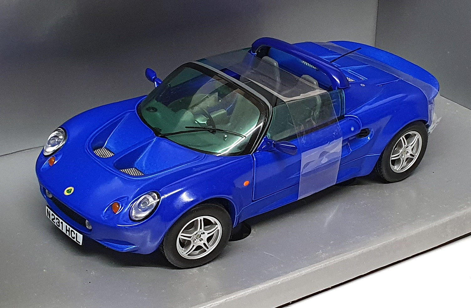 Chrono 1/18 Scale Diecast H1021 - 1997 Lotus Elise - Azure Blue