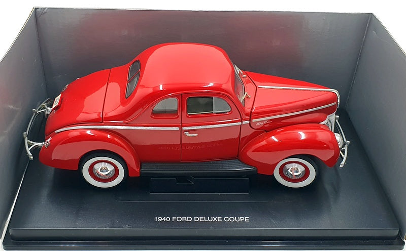 Eagle Universal Hobbies 1/18 Scale 38020 - 1940 Ford Deluxe Coupe - Red