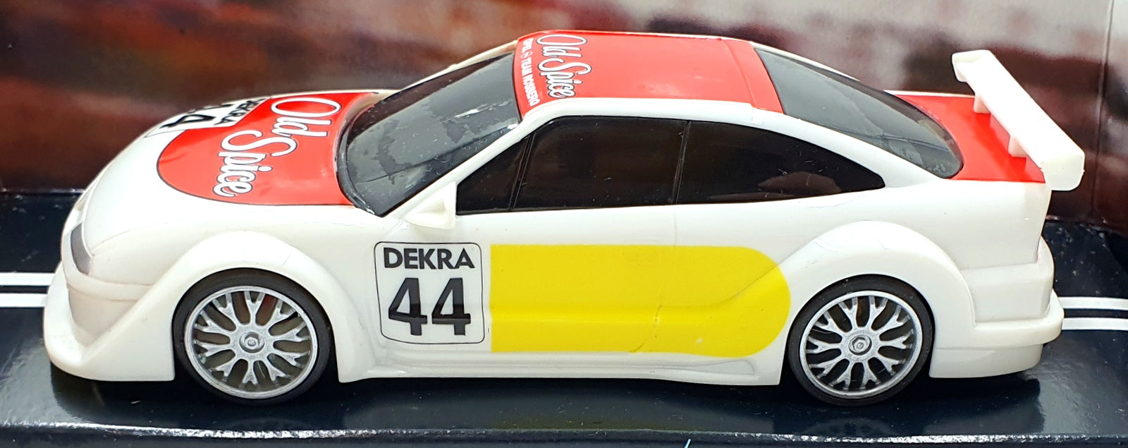 Scalextric 1/32 Scale Slotcar C2030 - Opel Calibra Team Rosberg #44 - White
