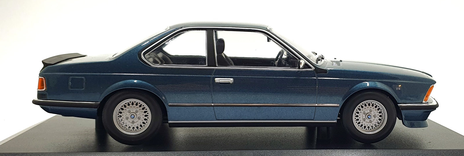 Minichamps 1/18 Scale Diecast 155 028108 - 1982 BMW 635 CSi - Met. Petrol