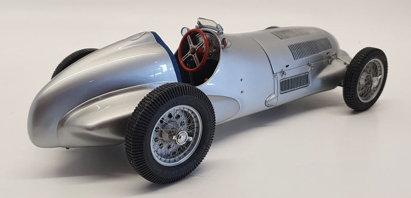 CMC 1/18 Scale Diecast M-031 - 1937 Mercedes Benz W125 Race Car