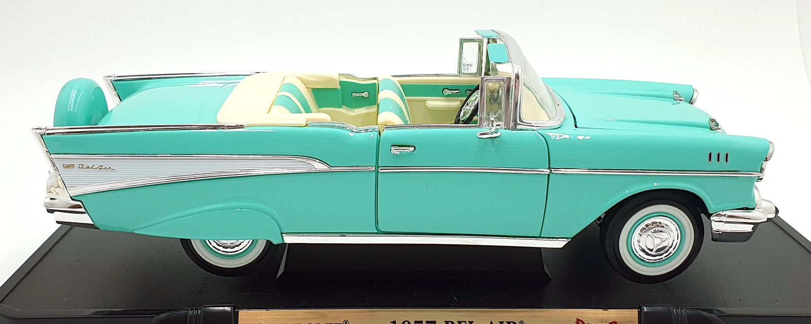 Road Signature 1/18 Scale Diecast 92108 - 1957 Chevrolet Bel Air - Green