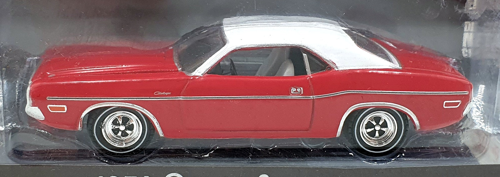 Greenlight 1/64 Scale 30313 - 1970 Dodge Challenger - Red/White