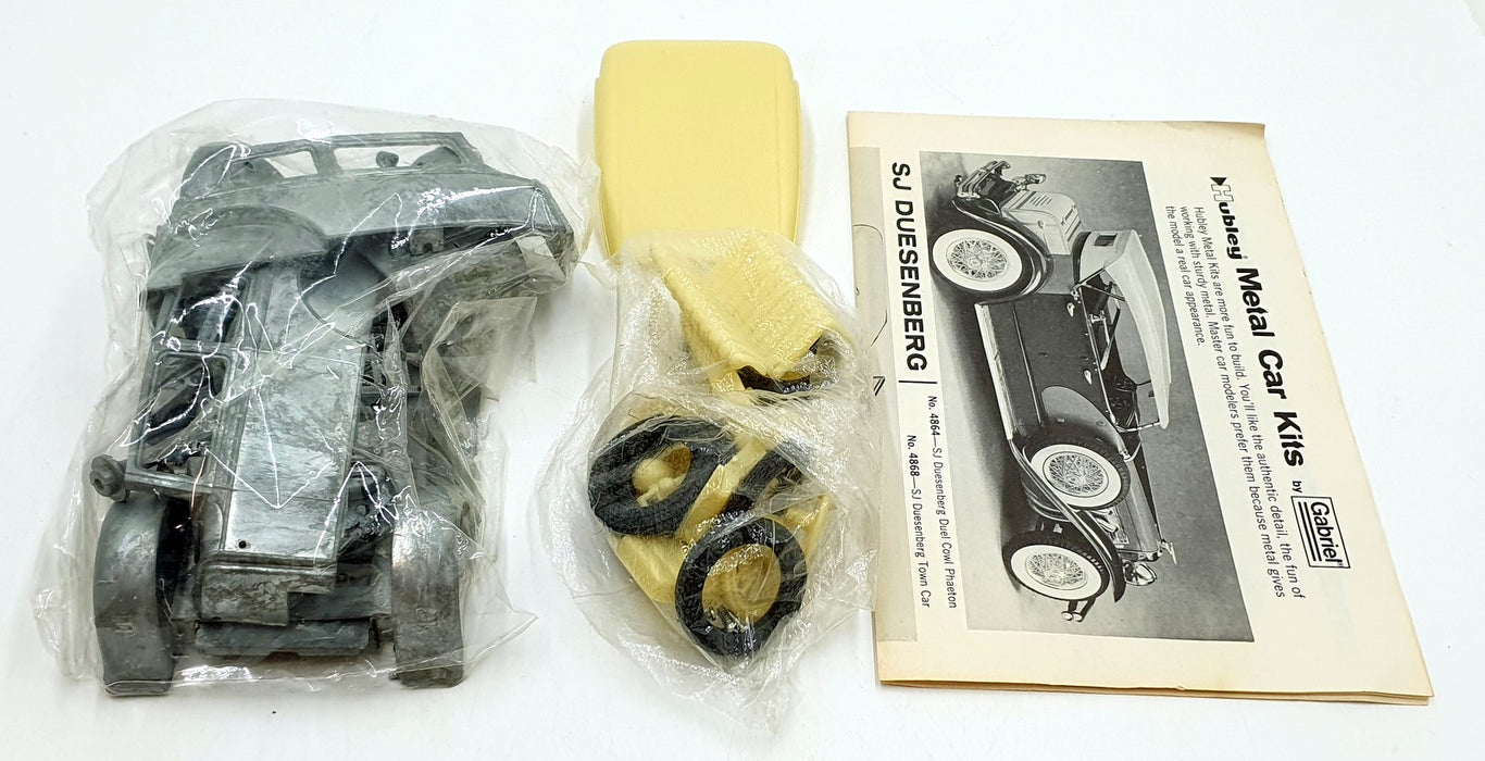 Gabriel 1/20 Scale Unbuilt Metal Kit 4866 - Ford Model A Victoria