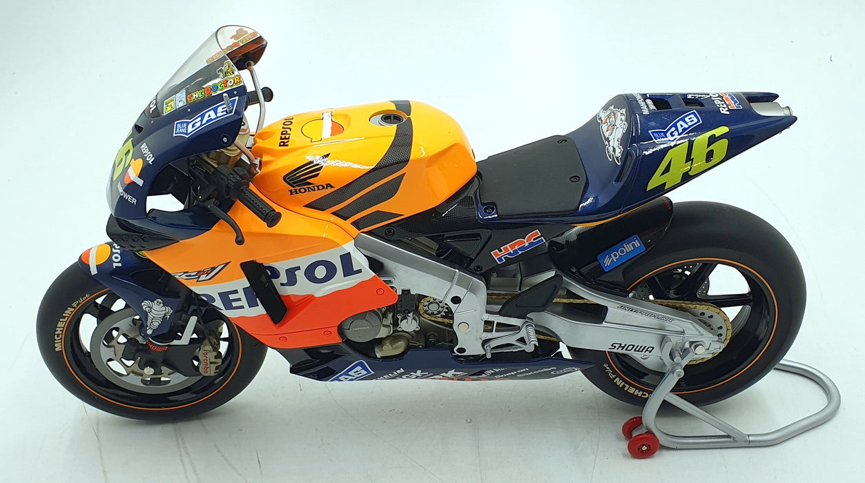 Minichamps 1/6 Scale 062 027146 Honda RC211V Repsol V.Rossi #46 Moto GP 2002
