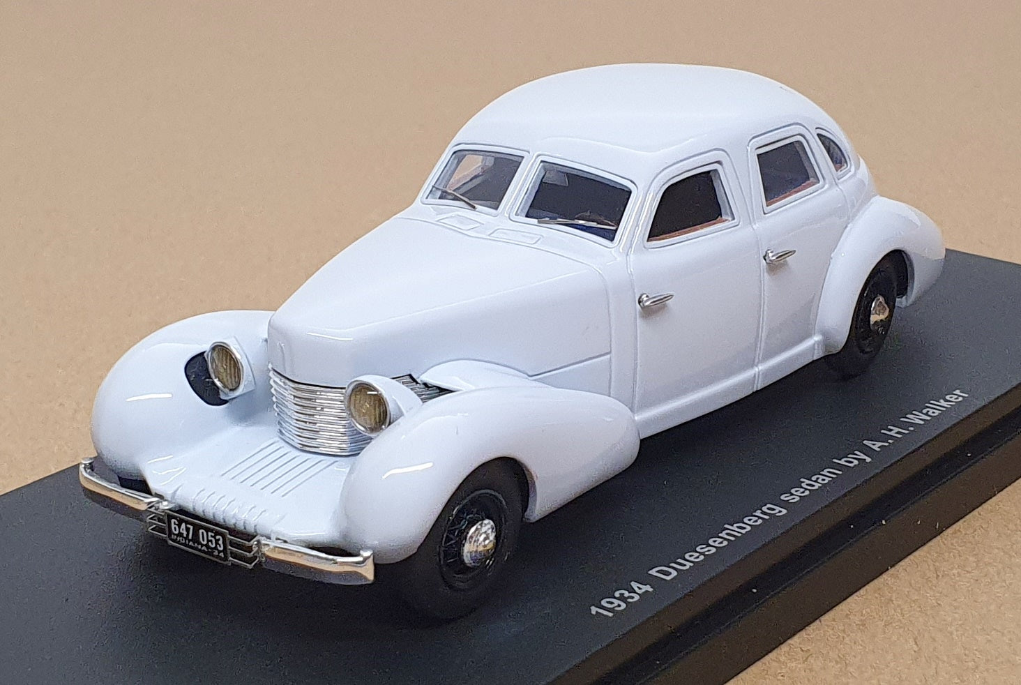 Esval 1/43 Scale EMUS43081A 1934 Duesenberg Sedan By A. H. Walker