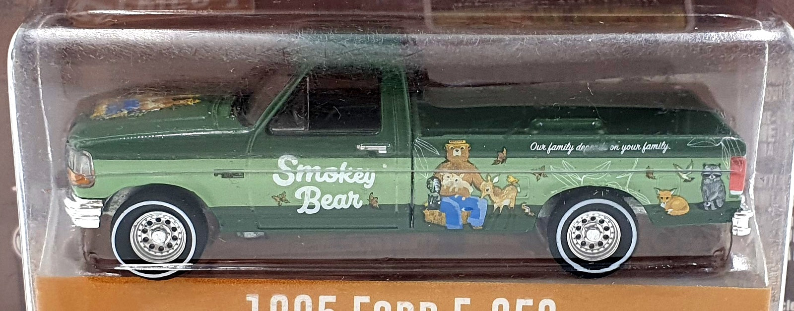 Greenlight 1/64 Scale 38020-F - 1995 Ford F-250 Truck - Smokey Bear
