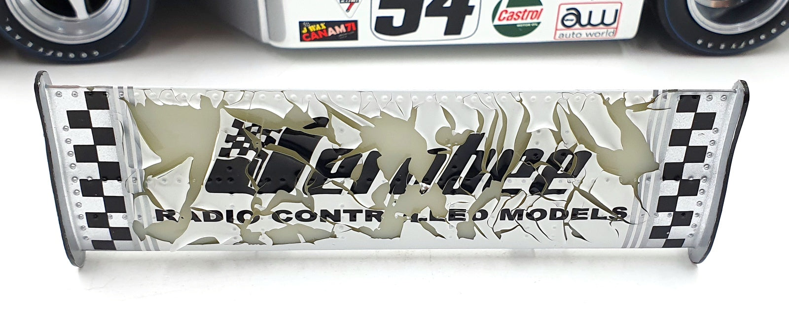 GMP 1/18 Scale Diecast 12029 - 1969 McLaren M8B Low Wing #54 Jerobee/Oscar