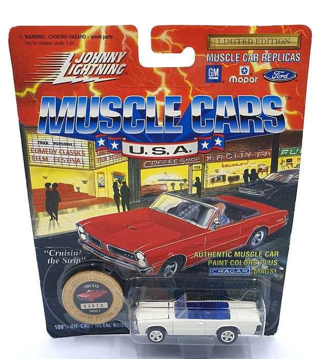 Johnny Lightning 1/64 Scale 200-140 - Muscle Cars 1965 Pontiac GTO Judge - White