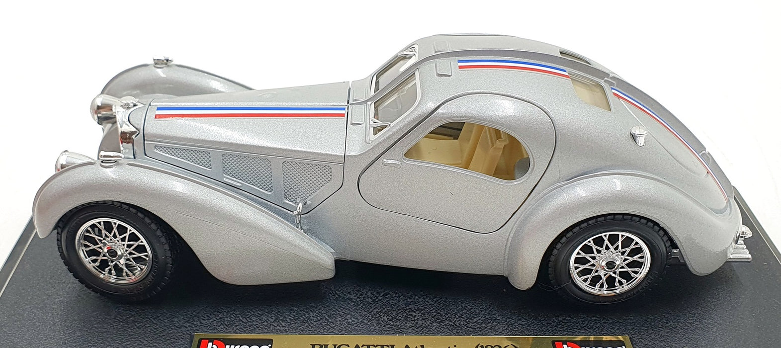 Burago 1/24 Scale Diecast 1503 - 1936 Bugatti Atlantic - Silver