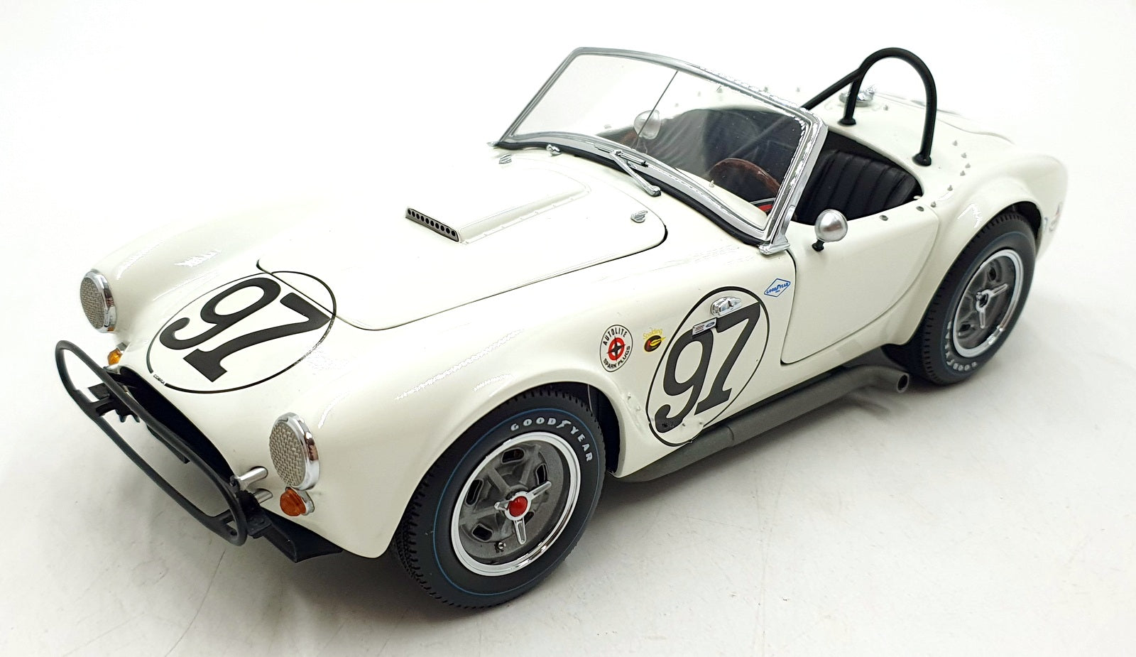 Exoto 1/18 Scale Diecast 18130 - AC Cobra 289 #97 - White