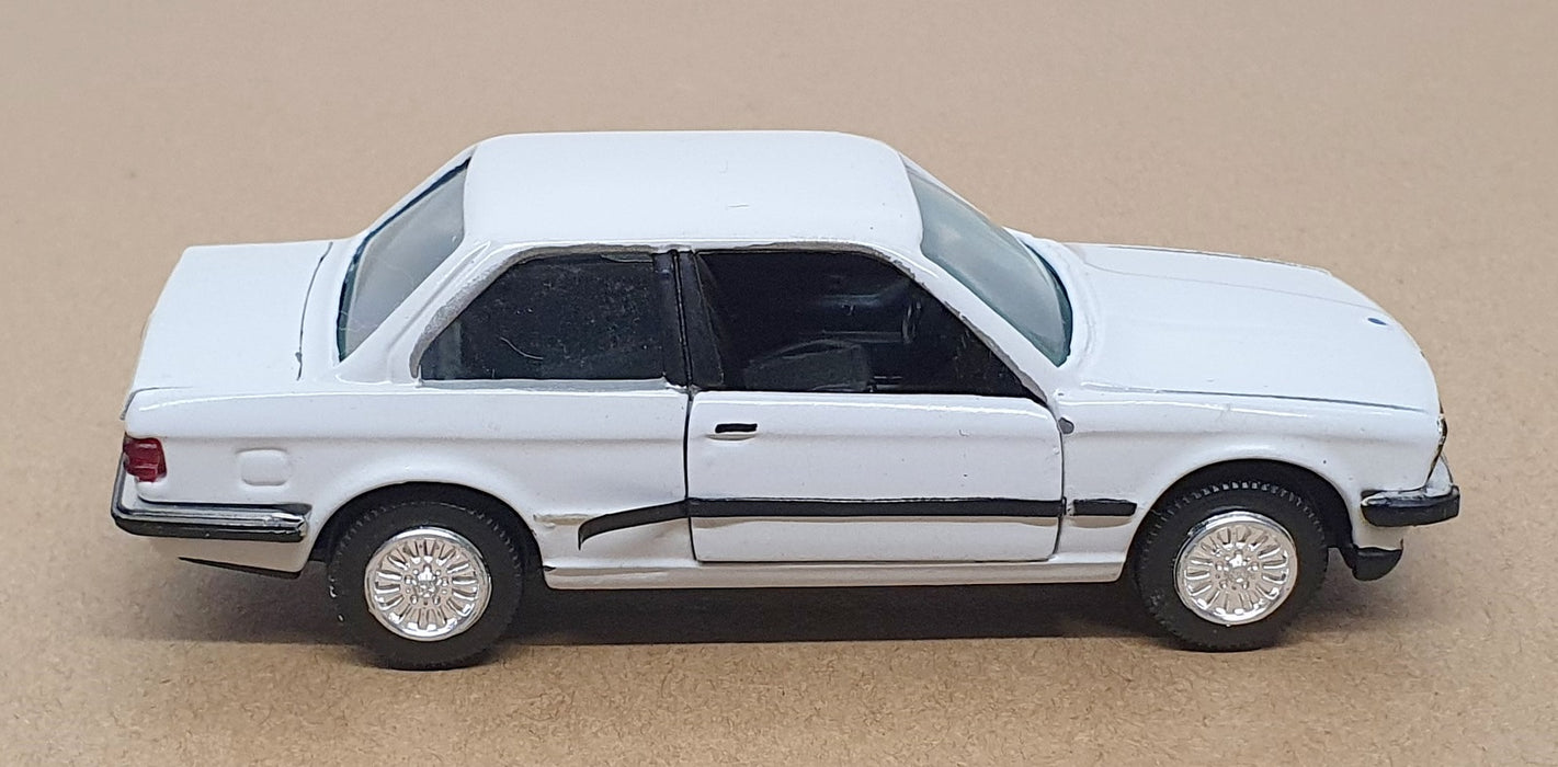 Gama 1/43 Scale Diecast 1166 - BMW 323i - Lt. Grey