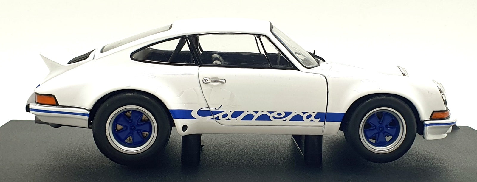 Solido 1/18 Scale S1801119 - 1973 Porsche 911 RSR - White/Blue Carrera Stripes