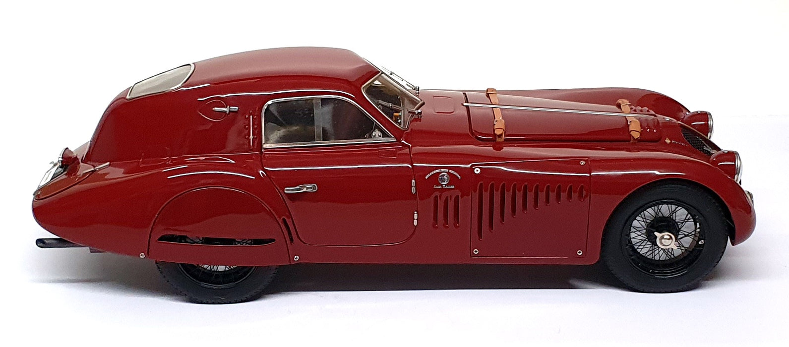 CMC 1/18 Scale M-107 - 1938 Alfa Romeo 8C 2900B Special Touring Coupe - Burgundy