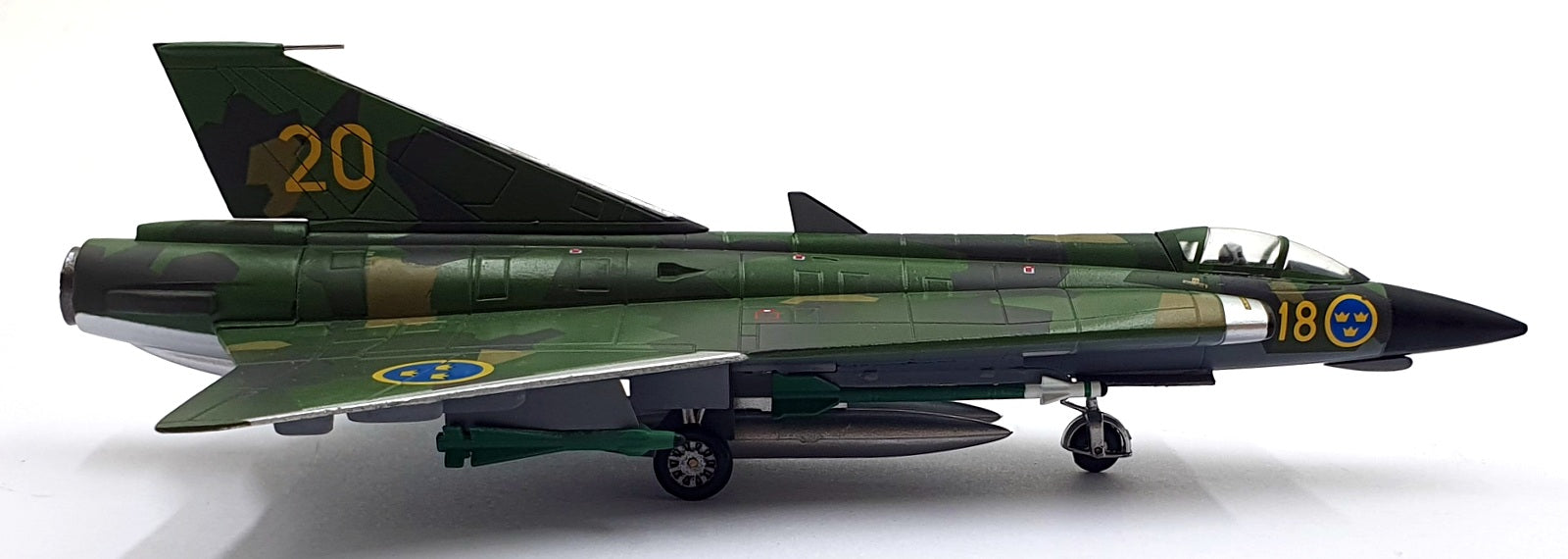 Aviation 72 1/72 Scale AV72-43-008 Saab J35UJ Draken Swedish AF Splinter Scheme