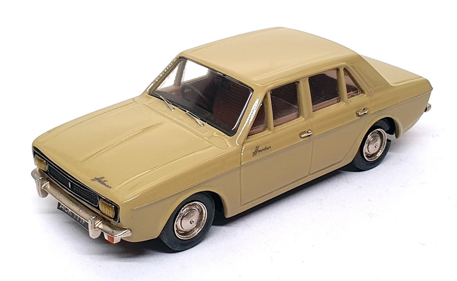 Abbey Classics 1/43 Scale AC11 - Hillman Hunter Mk2 Saloon - Shore Beige