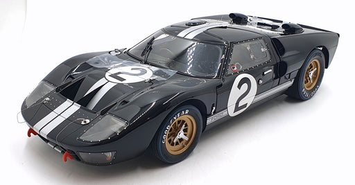 Exoto 1/10 Scale LMC10010 - Ford GT40 Mk II - 1st LM 1966 #2 Amon/McLaren