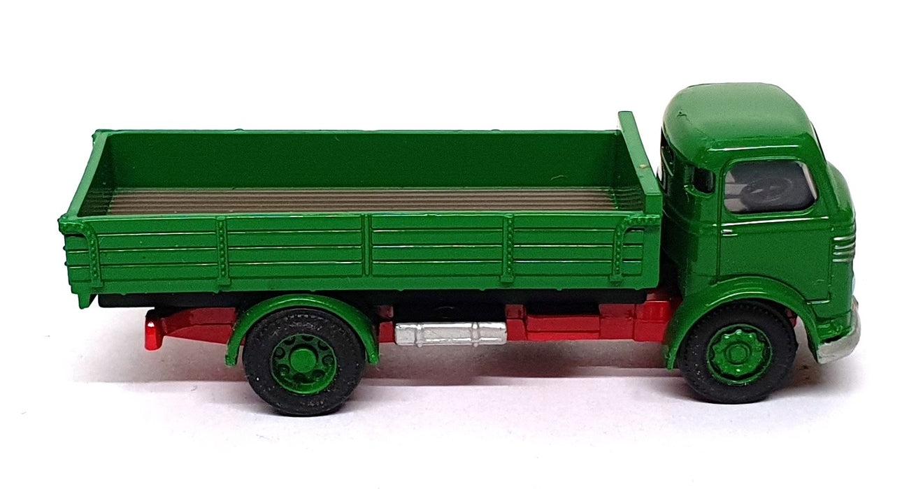 Bachmann Base Toys 1/76 Scale LC-02 - Commer Dropside Truck - Green