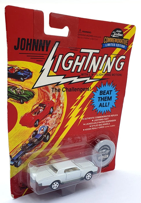 Johnny Lightning 1/64 Scale 100-132 The Challengers Custom Continental Car White