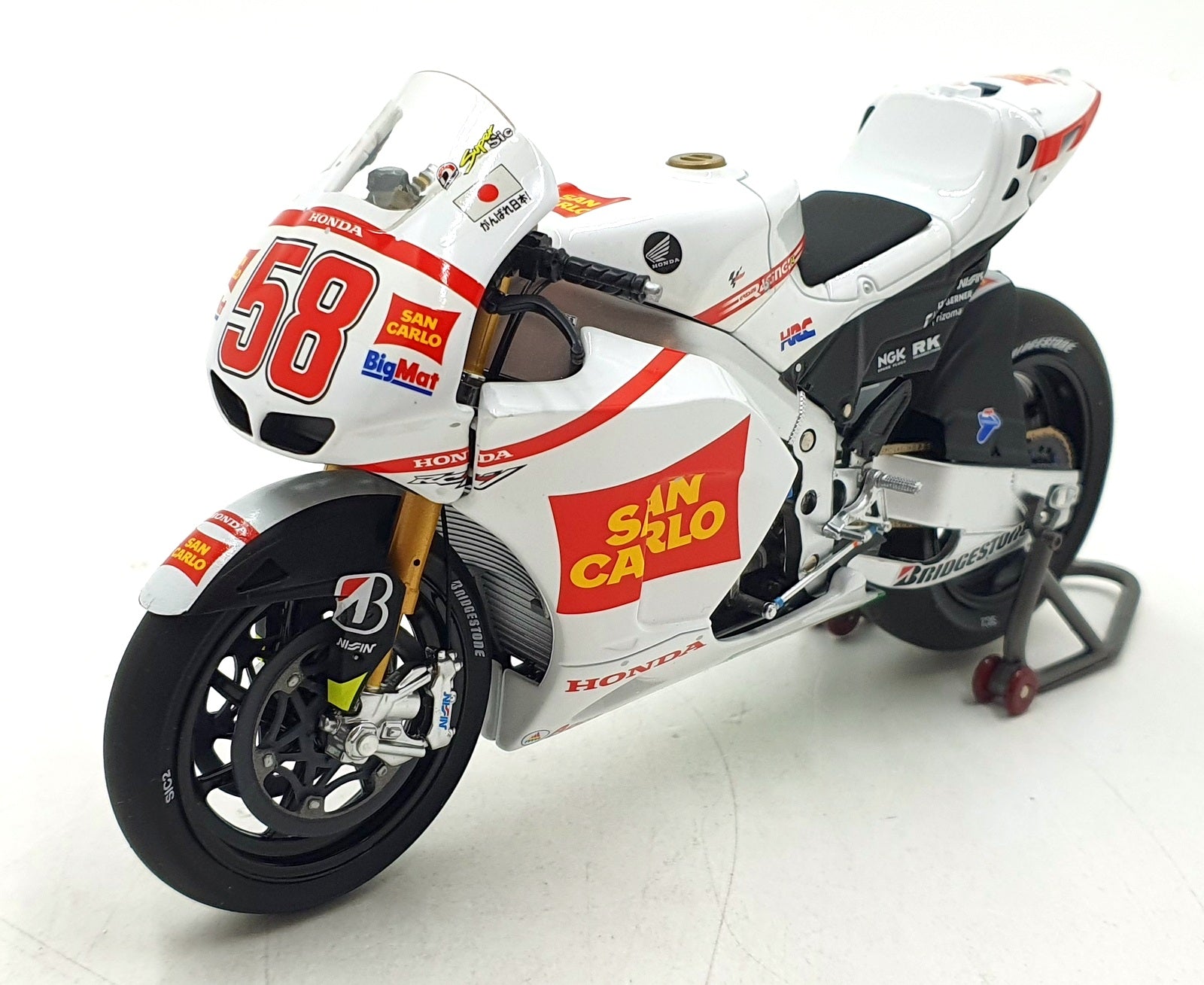 Minichamps 1/12 Scale 122 111158 - Honda RC212V MotoGP 2011 Simoncelli