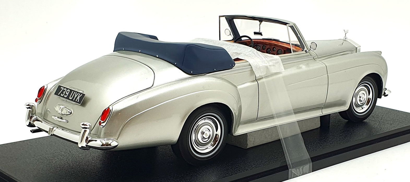 Cult 1/18 Scale Resin CML105-1 1961 Rolls Royce Silver Cloud II Drophead Silver