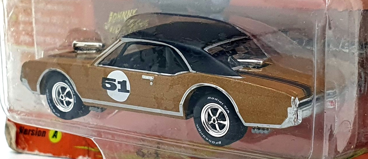 Johnny Lightning 1/64 Scale JLSF013 1967 Custom Oldsmobile Cutlass #51 Met. Gold